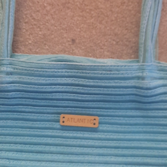 Beach tote - Picture 2 of 7